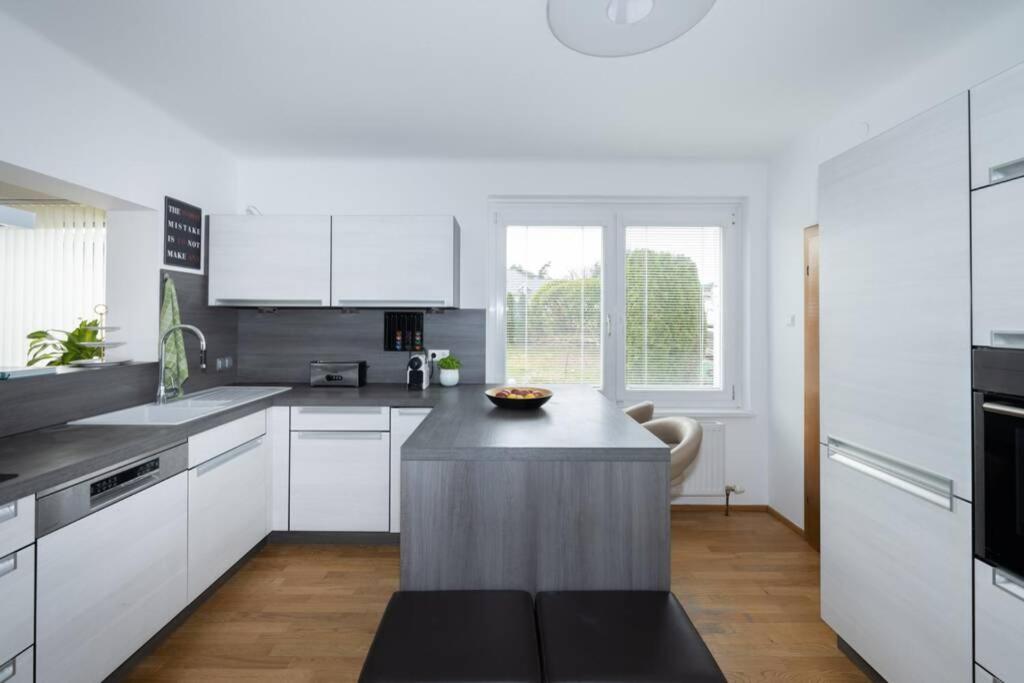Schoenes Ferienhaus Mit Garten Portschach am Woerthersee Exterior foto